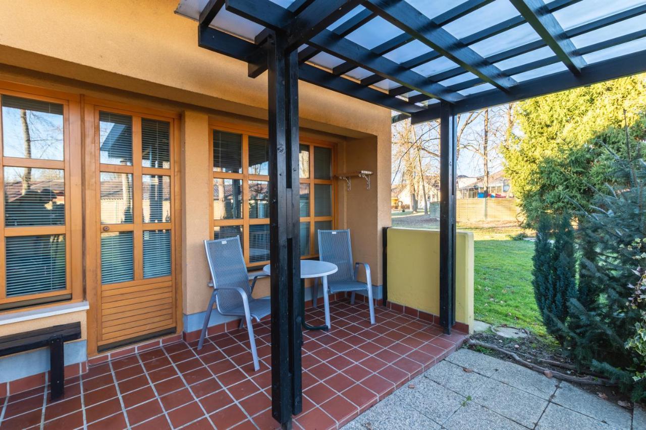 Relax Apartment In Banovci Verzej Екстер'єр фото