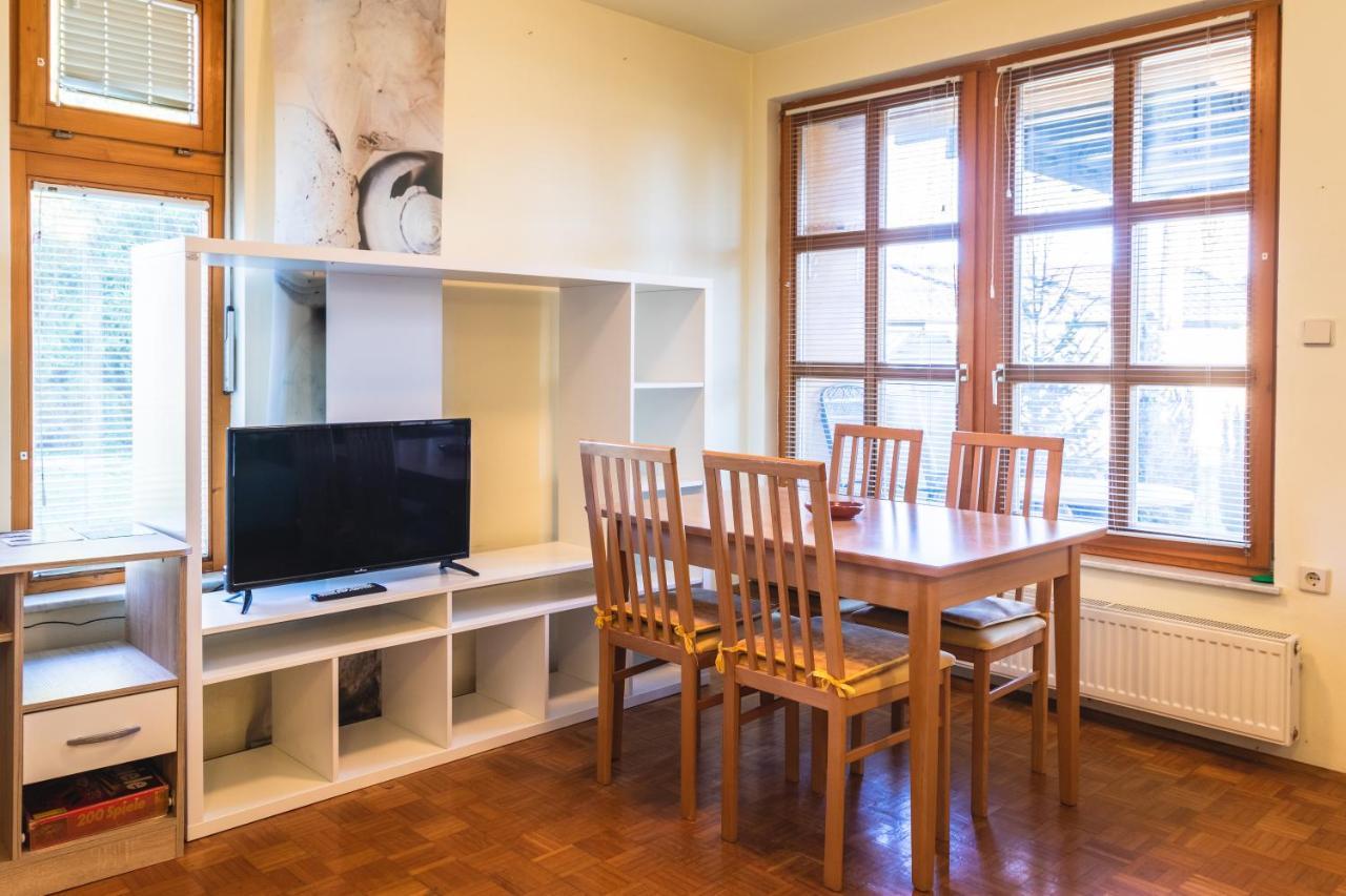 Relax Apartment In Banovci Verzej Екстер'єр фото